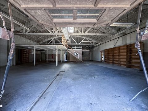 1117 E Redondo Inglewood CA 90302