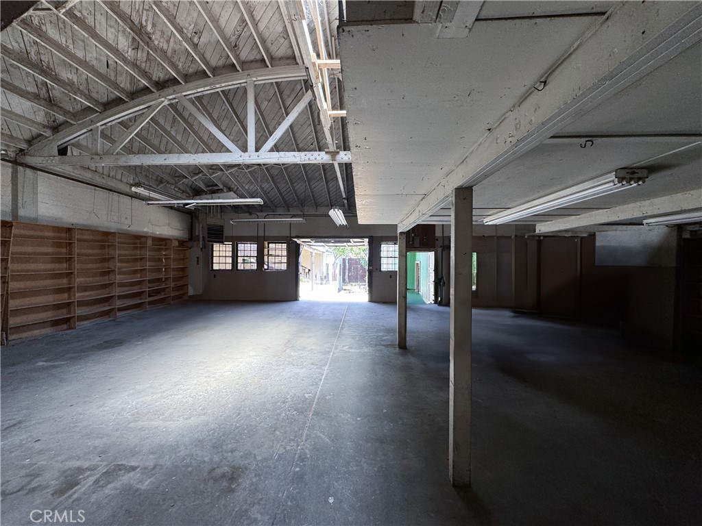 1117 E Redondo
