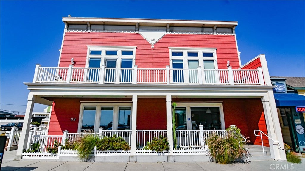 98 N. Ocean Ave
