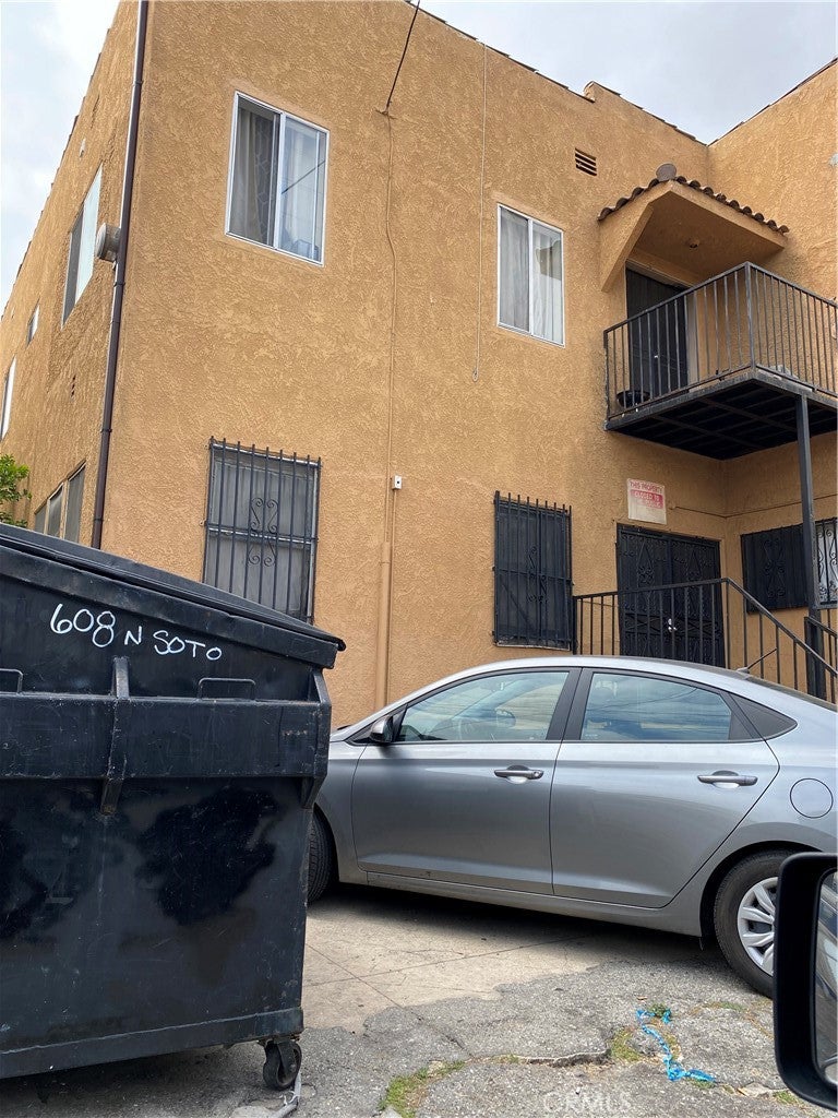 608 N Soto