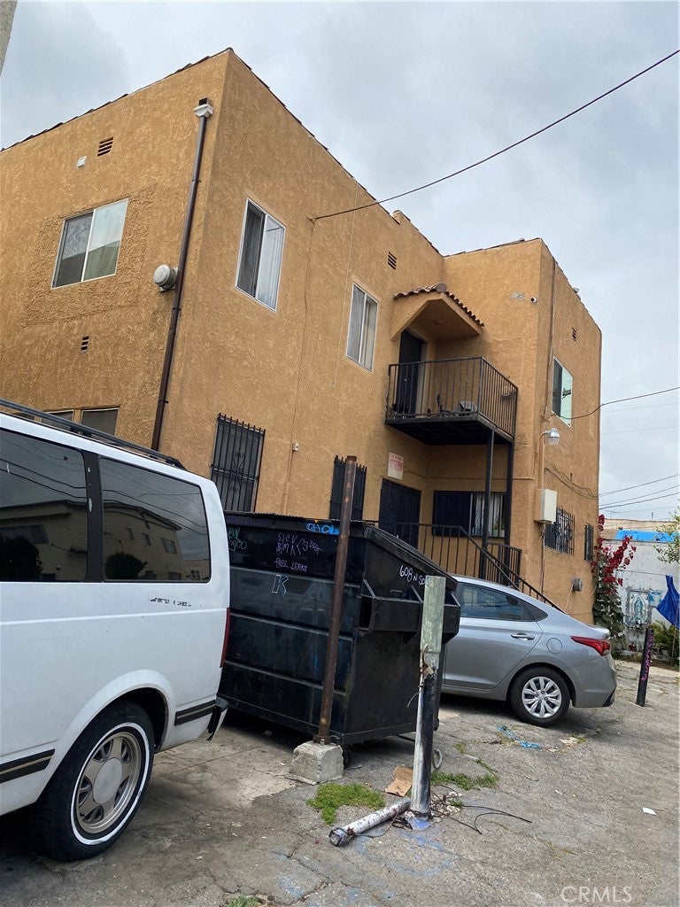 608 N Soto