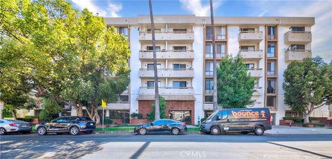 Photo of 533 S St Andrews Place #408, Los Angeles, CA 90020 (MLS # SB26133115)
