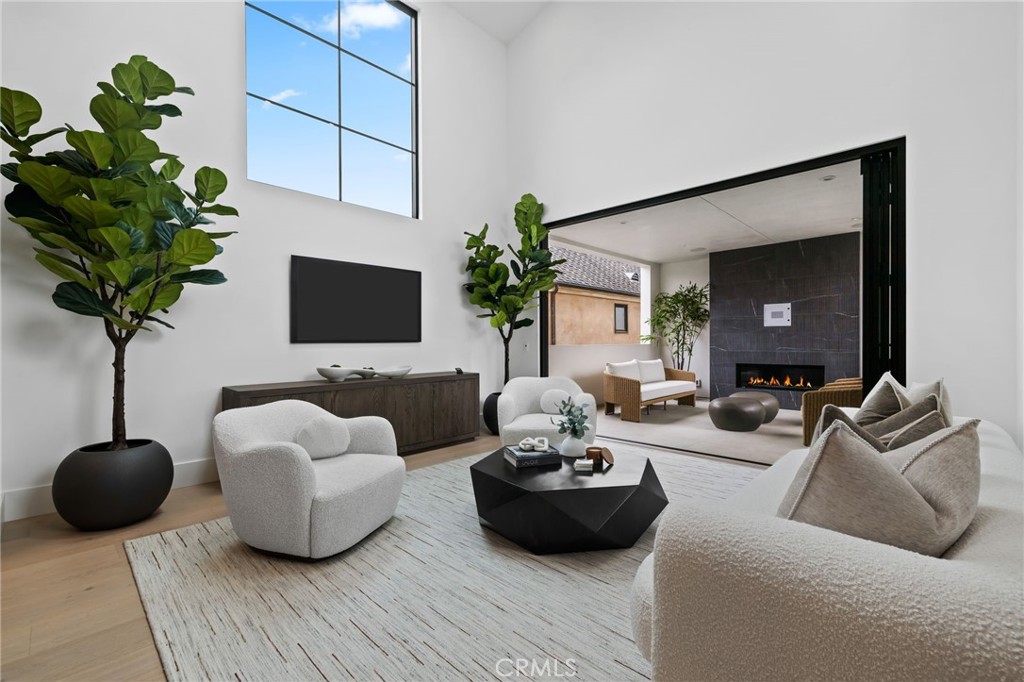 506 1/2 Avocado Avenue