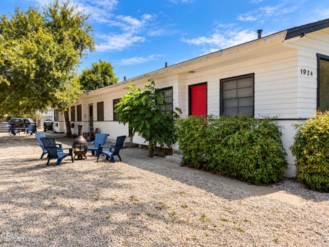 Photo of 1924 Lincoln Avenue #C, Pasadena, CA (MLS # P1-28964)