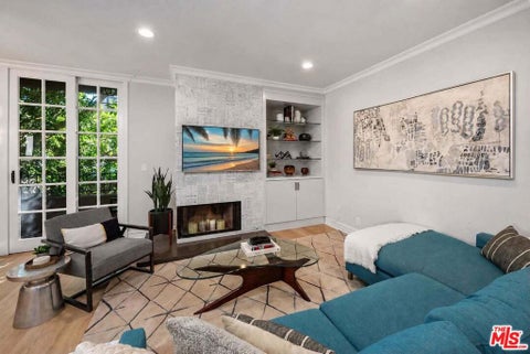 Photo of 412 Arnaz Drive #7, Los Angeles, CA 90048 (MLS # 26670569)