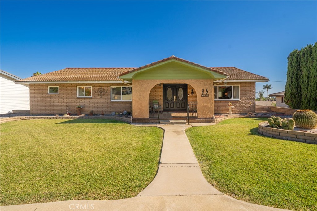 8327 La Senda Road