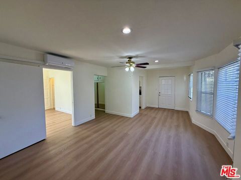 Photo of 221 S Kenwood Street #8, Glendale, CA 91205 (MLS # 26651865)