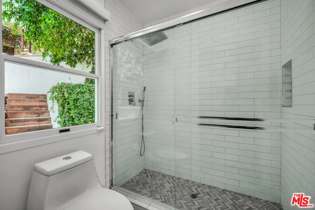 Studio City, California 91604, United States, 4 Bedrooms Bedrooms, ,4 BathroomsBathrooms,Residential,Active,183558