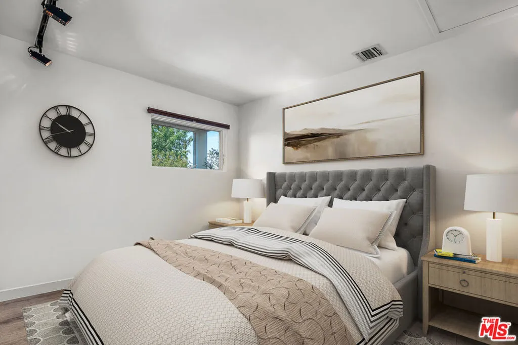 Studio City, California 91604, United States, 4 Bedrooms Bedrooms, ,4 BathroomsBathrooms,Residential,Active,183558