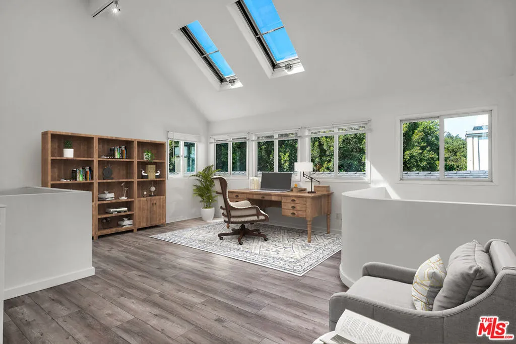 Studio City, California 91604, United States, 4 Bedrooms Bedrooms, ,4 BathroomsBathrooms,Residential,Active,183558