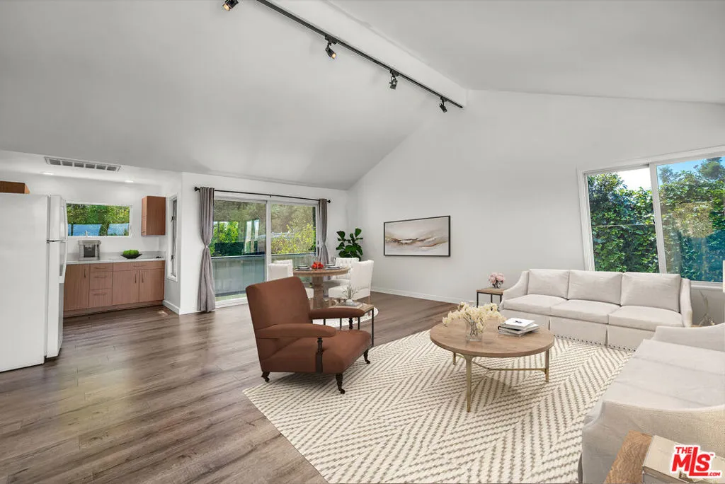 Studio City, California 91604, United States, 4 Bedrooms Bedrooms, ,4 BathroomsBathrooms,Residential,Active,183558