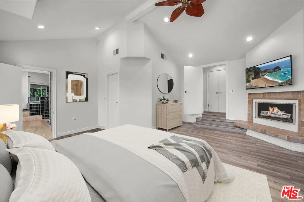 Studio City, California 91604, United States, 4 Bedrooms Bedrooms, ,4 BathroomsBathrooms,Residential,Active,183558