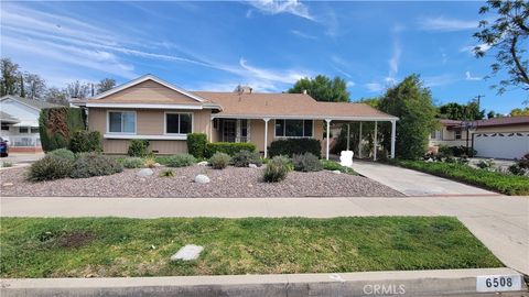 Photo of 6508 Belmar Avenue, Reseda, CA 91335 (MLS # SR26029746)