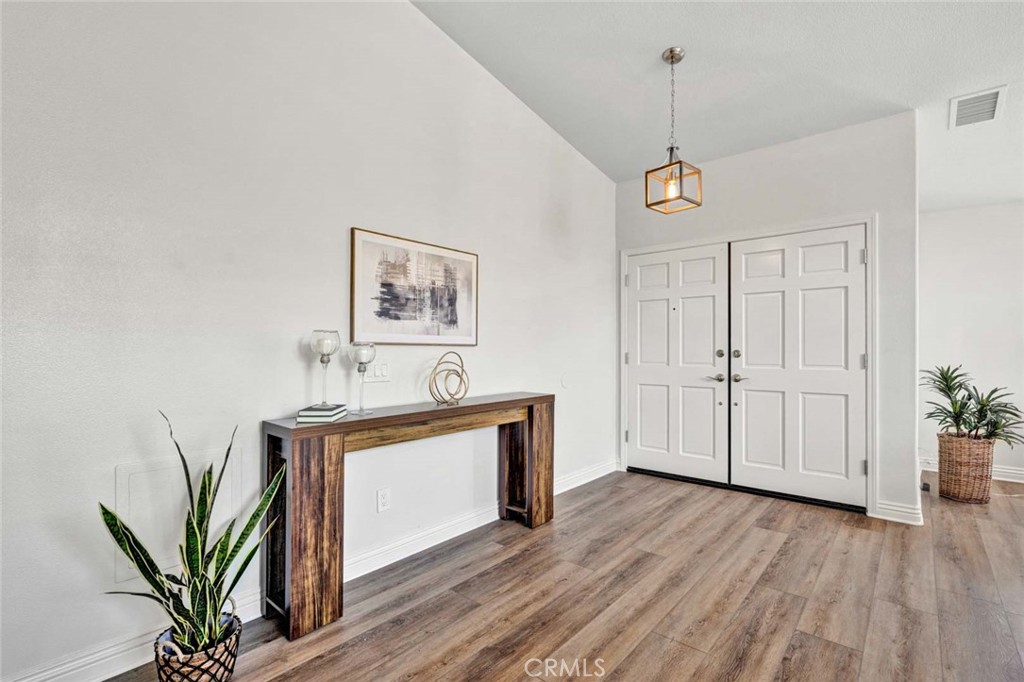 3349 E La Veta Avenue
