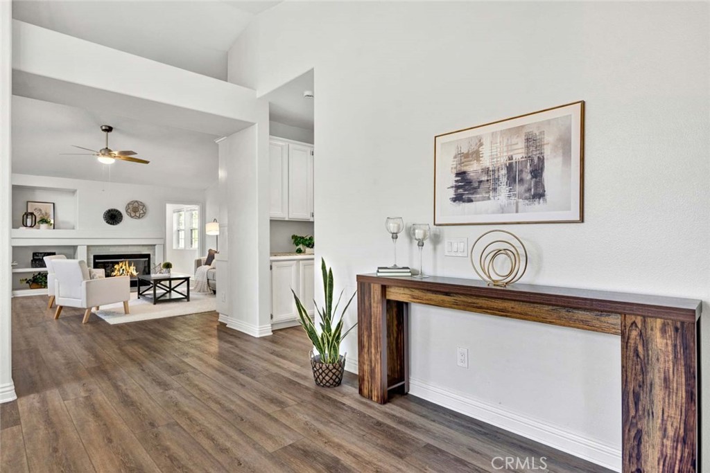 3349 E La Veta Avenue
