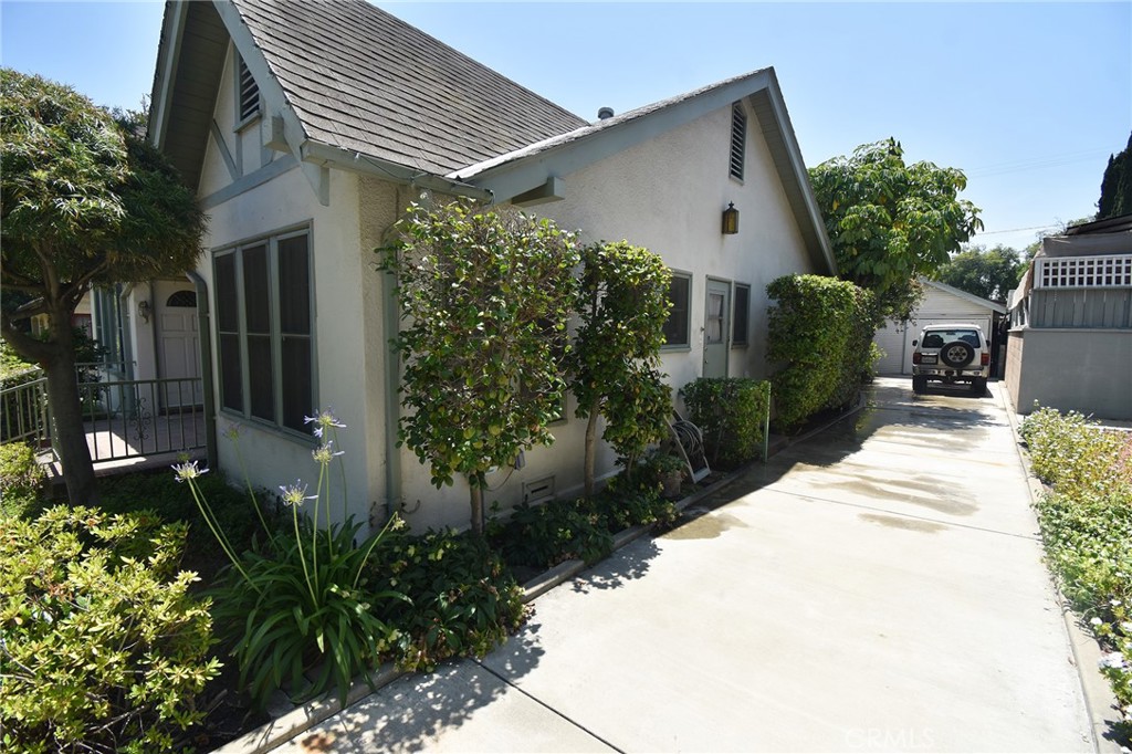 565 N Laurel Avenue