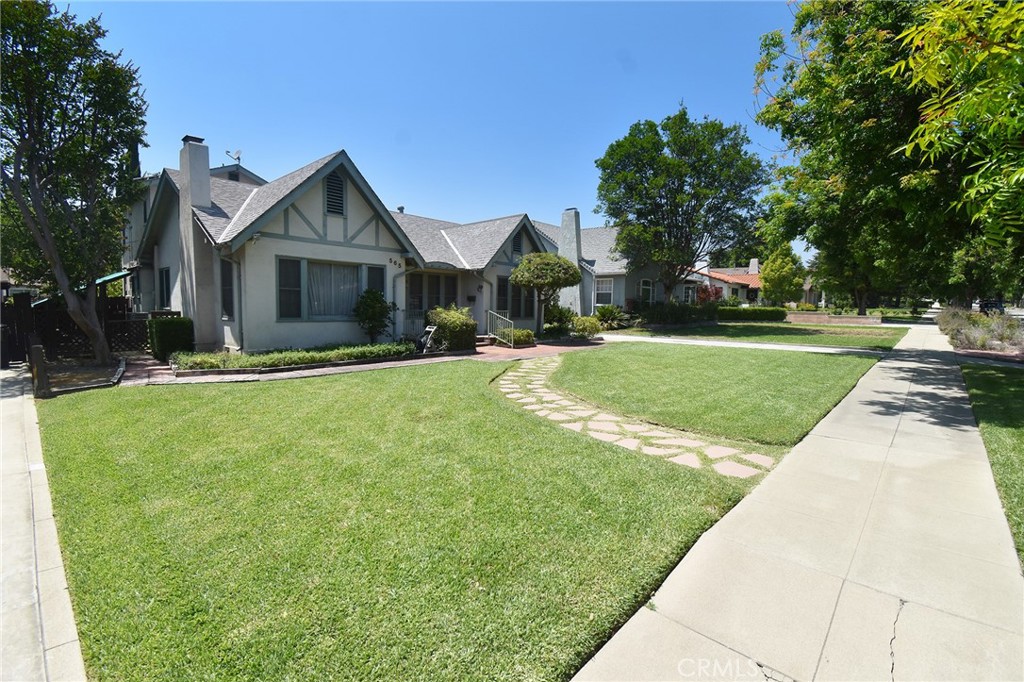 565 N Laurel Avenue