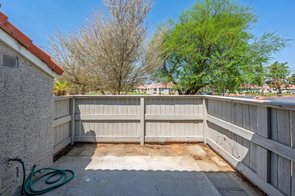 Palm Lakes - Residential