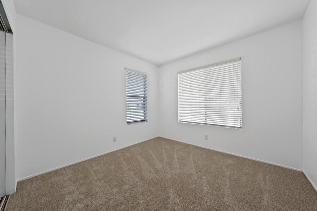 Palm Lakes - Residential