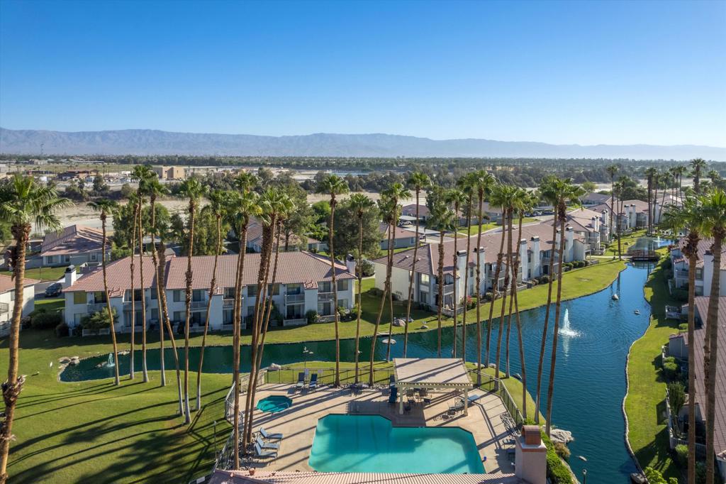 Palm Lakes - Residential