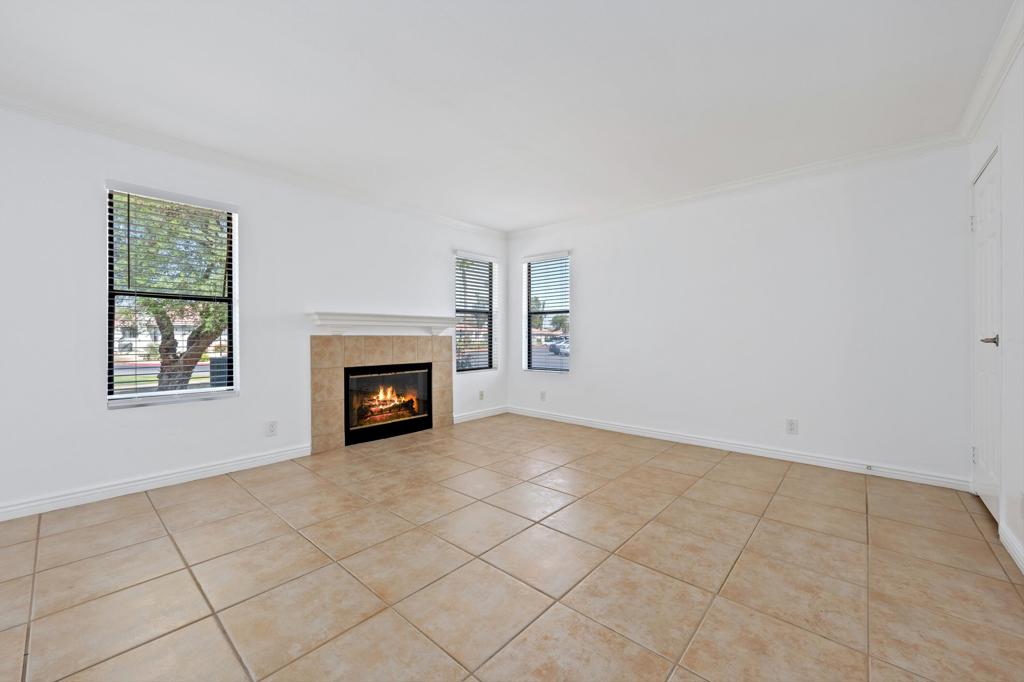 Palm Lakes - Residential