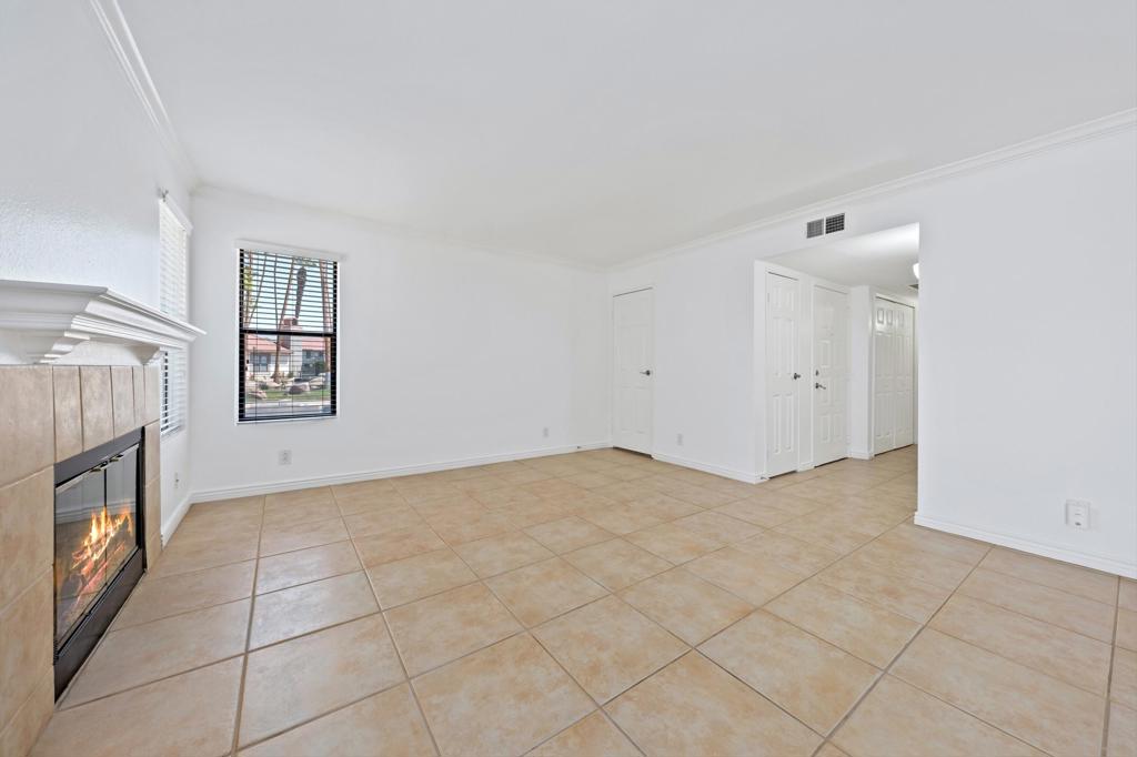 Palm Lakes - Residential