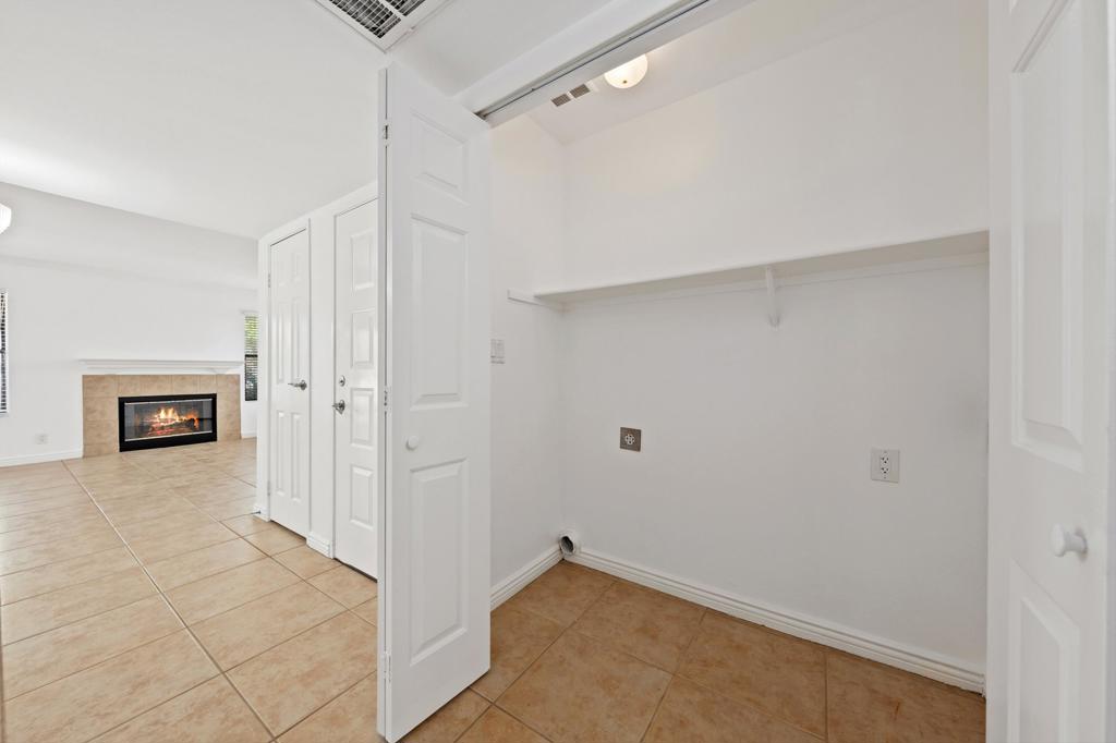 Palm Lakes - Residential