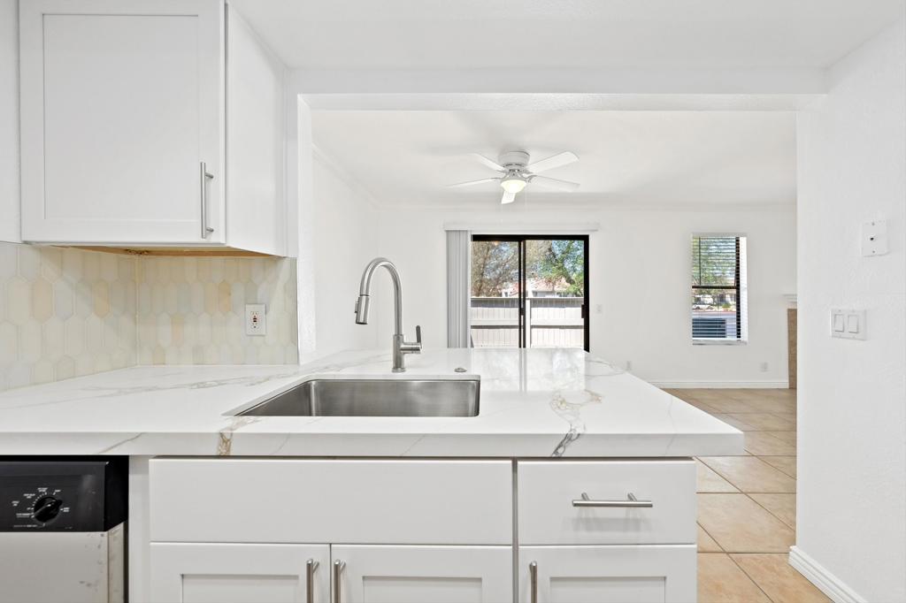 Palm Lakes - Residential