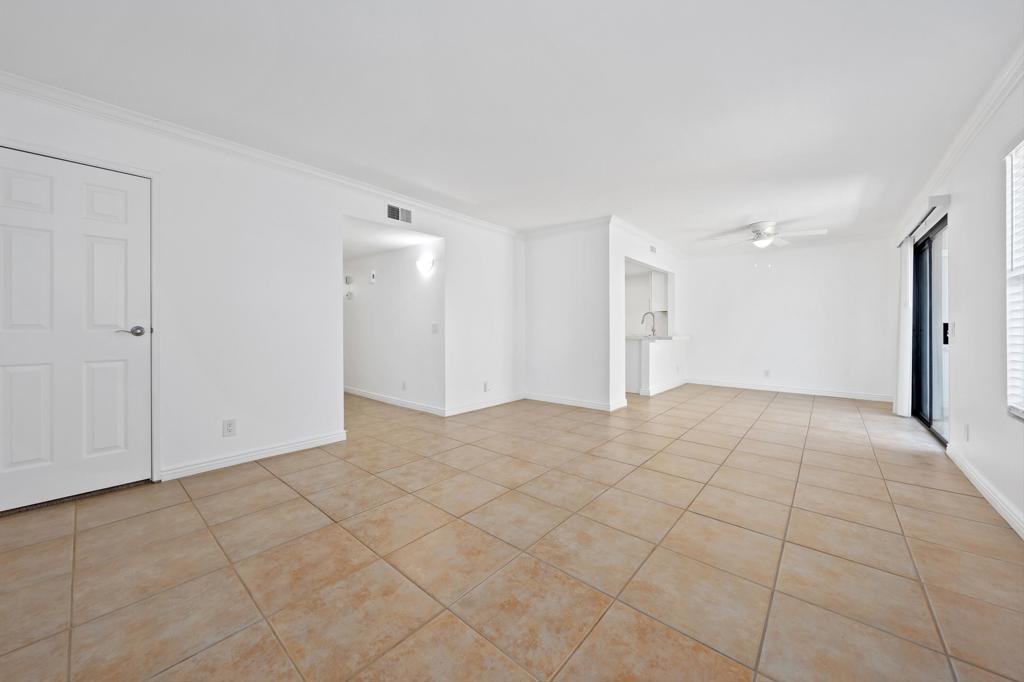 Palm Lakes - Residential