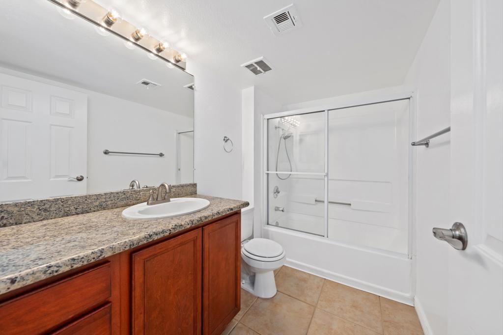 Palm Lakes - Residential