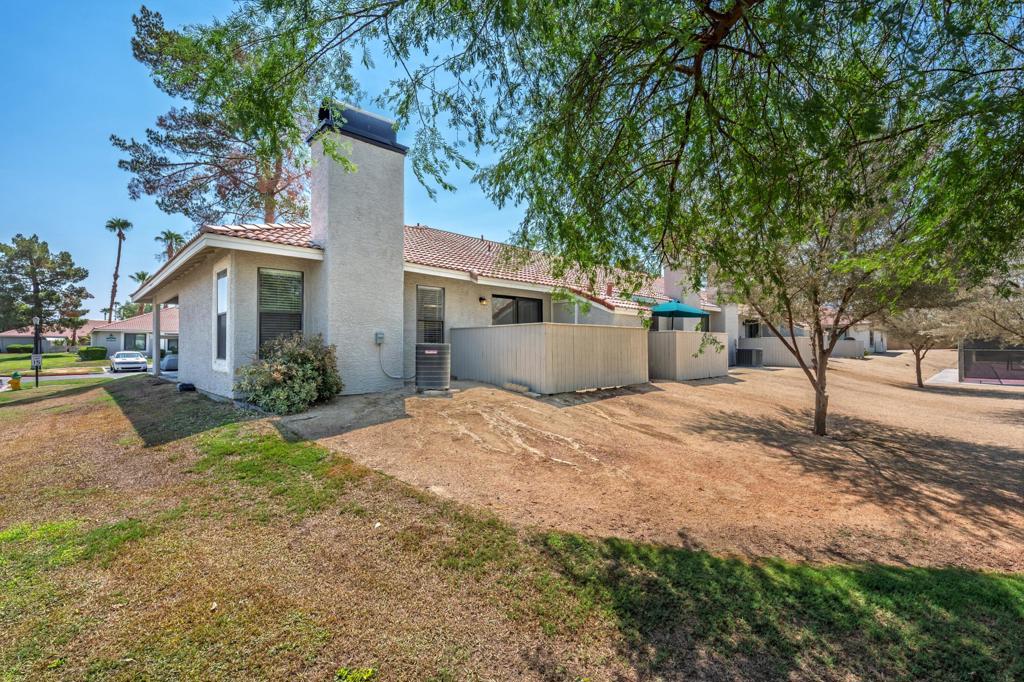 Palm Lakes - Residential