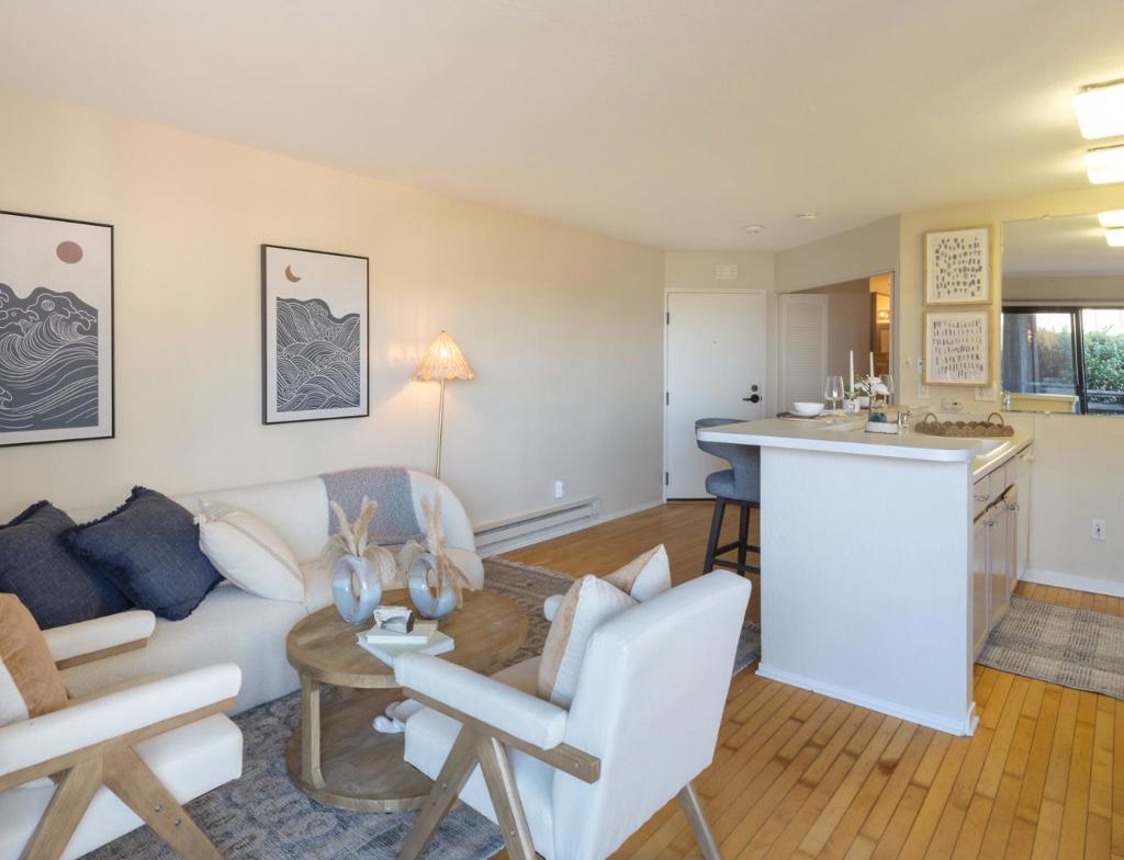 125 Surf Way 343