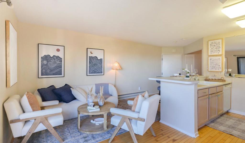 125 Surf Way 343