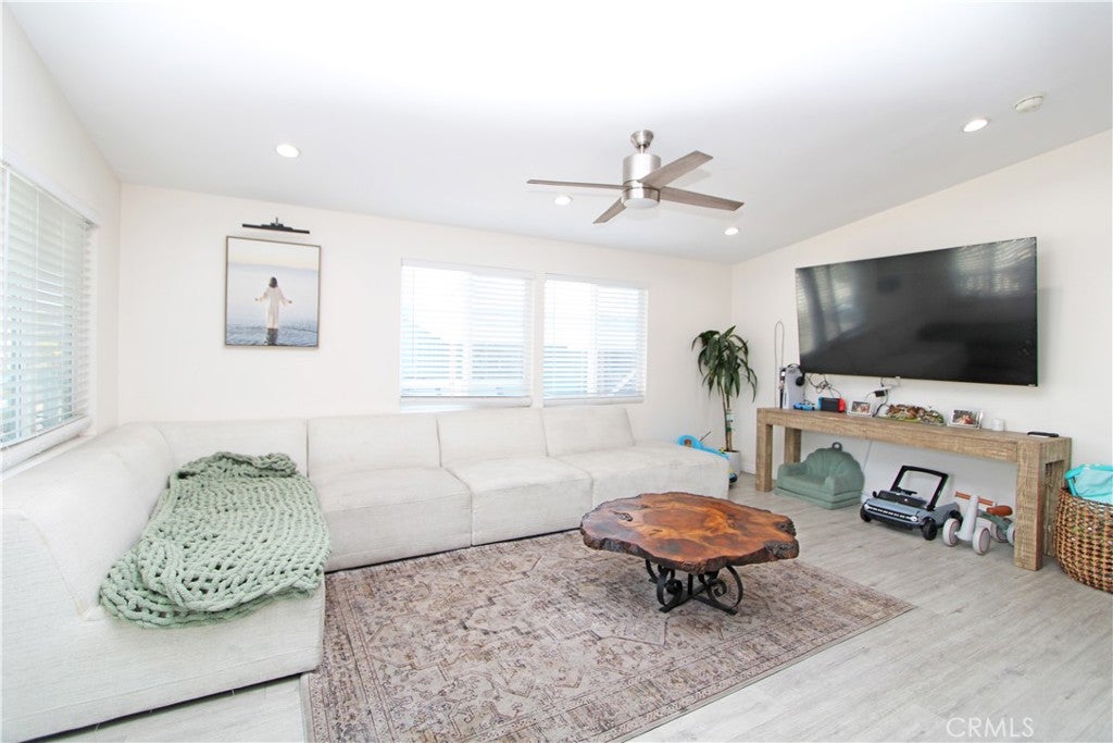 1461 W Mission Boulevard 106