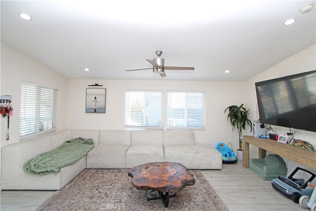 1461 W Mission Boulevard 106
