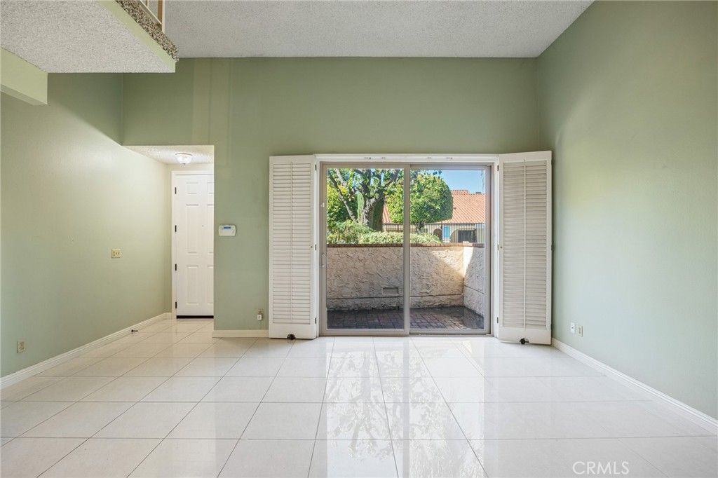 Photo of 1711 Grismer Ave #20, Burbank, CA 91504 (MLS # SR25252771)