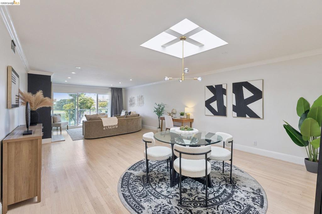 2316 Lakeshore Ave 8