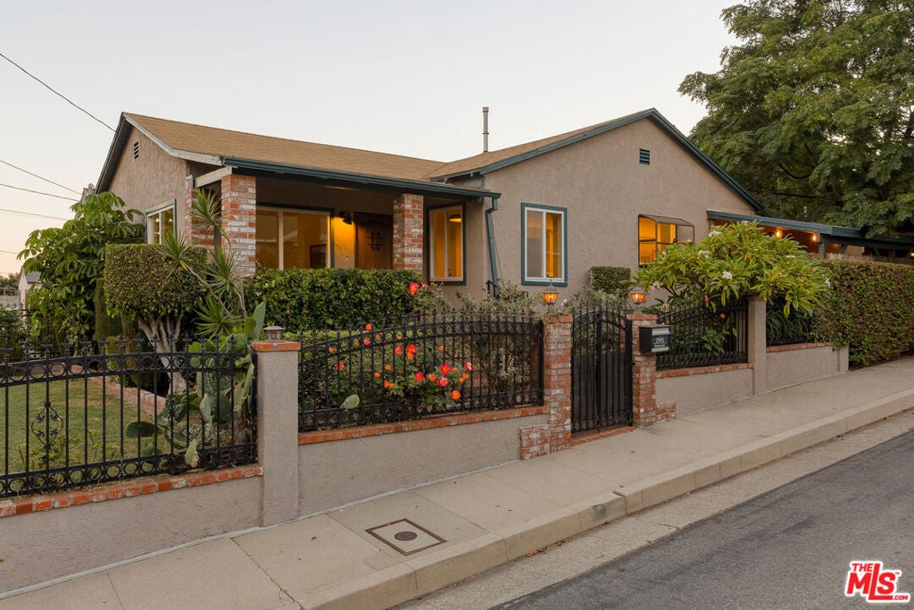2945 Budau Avenue, Los Angeles CA 90032