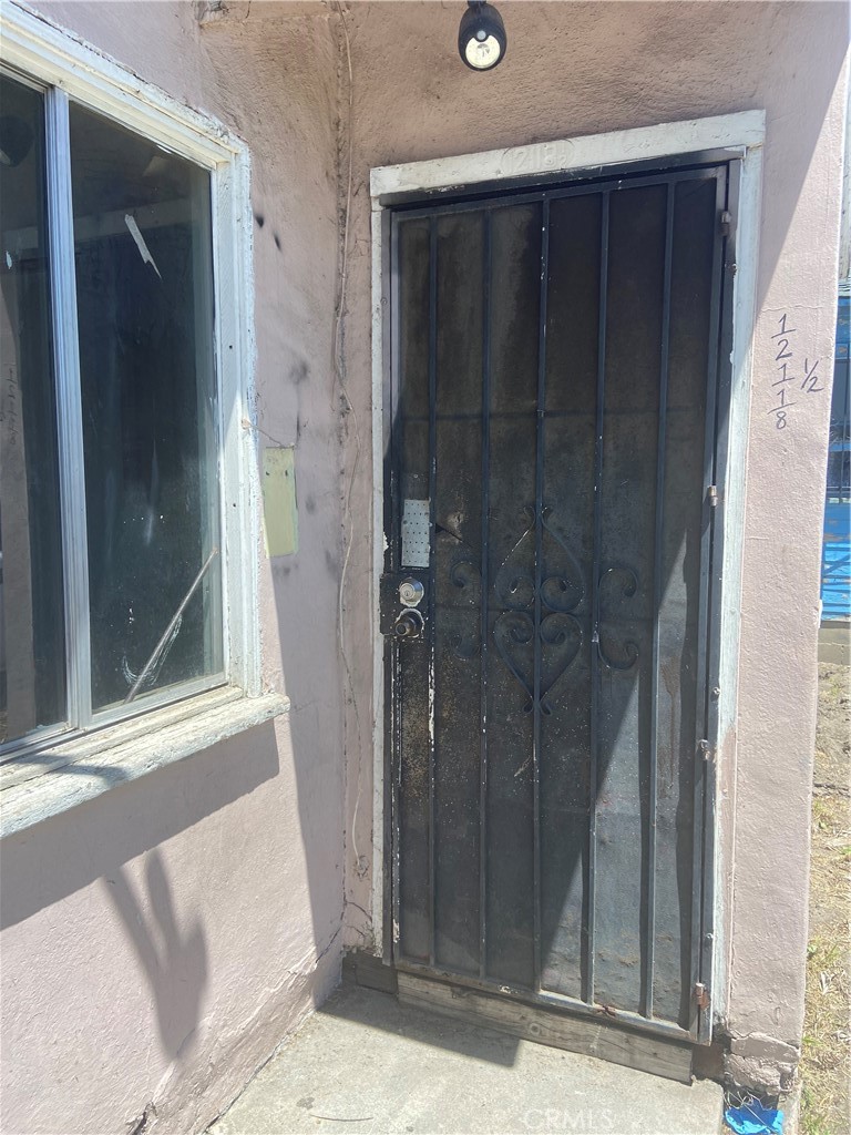 Probate sale-Investor fixer opportunity, 7-units in bungalow style buildings, four singles no bedroom with 1 bathroom, three 1 bedroom with 1 bathroom. The property needs some work but lots of up-side potential a great opportunity for something special, zoning is R-3, large lot size is 8687sq. ft. This property is in a convenient location close to Martin Luther King Jr. Hospital, a shopping center, and public transportation, easy access to downtown Los Angles, 105,10 ,110 freeways. There is a 6-unit probate property at 12106 S. Willowbrook Ave. and a probate single family home for sale at 12120 S. Willowbrook Ave, greater income potential if bought together. Because they are probate sales don't miss out on these opportunities probate is easier than you think! Let me help you! Call me!