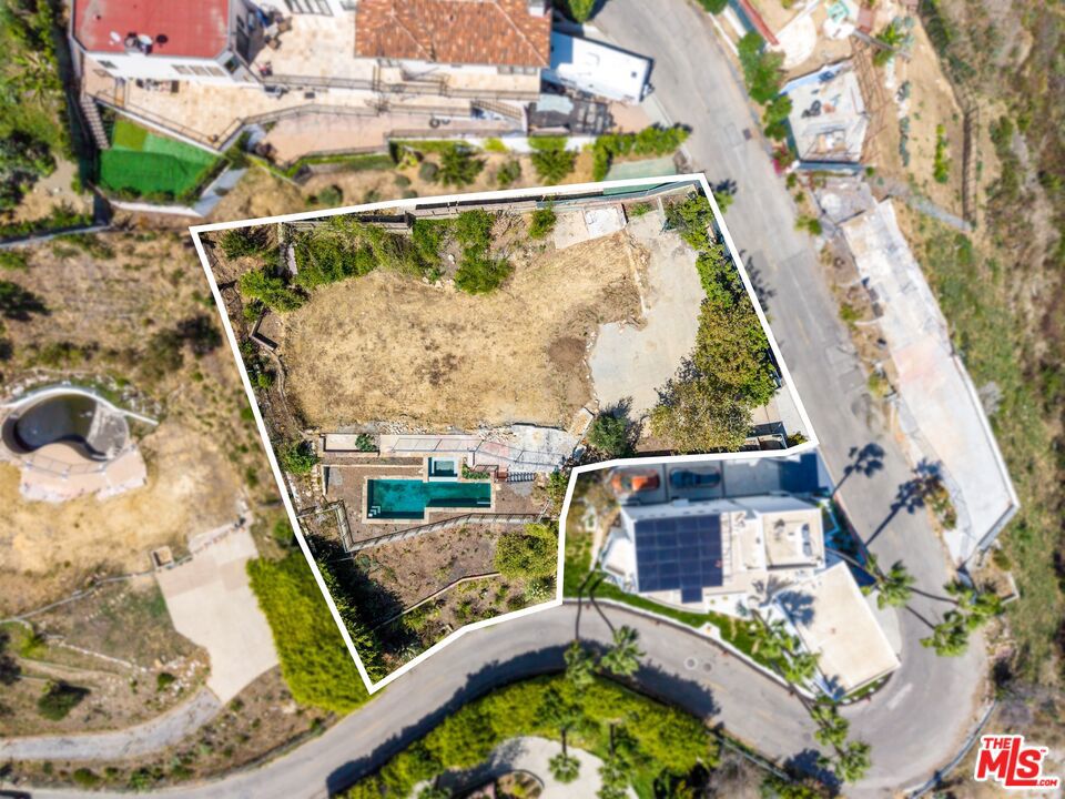 633 Resolano Drive