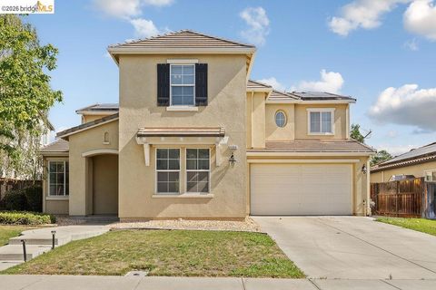 Photo of 4004 Blacksmith Cir, Oakley, CA 94561 (MLS # 41135647)