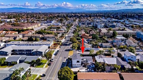 2097 Maple Costa Mesa CA 92627