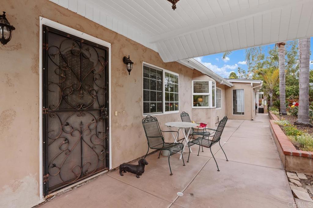 1093 Rancho Santa Fe Rd.