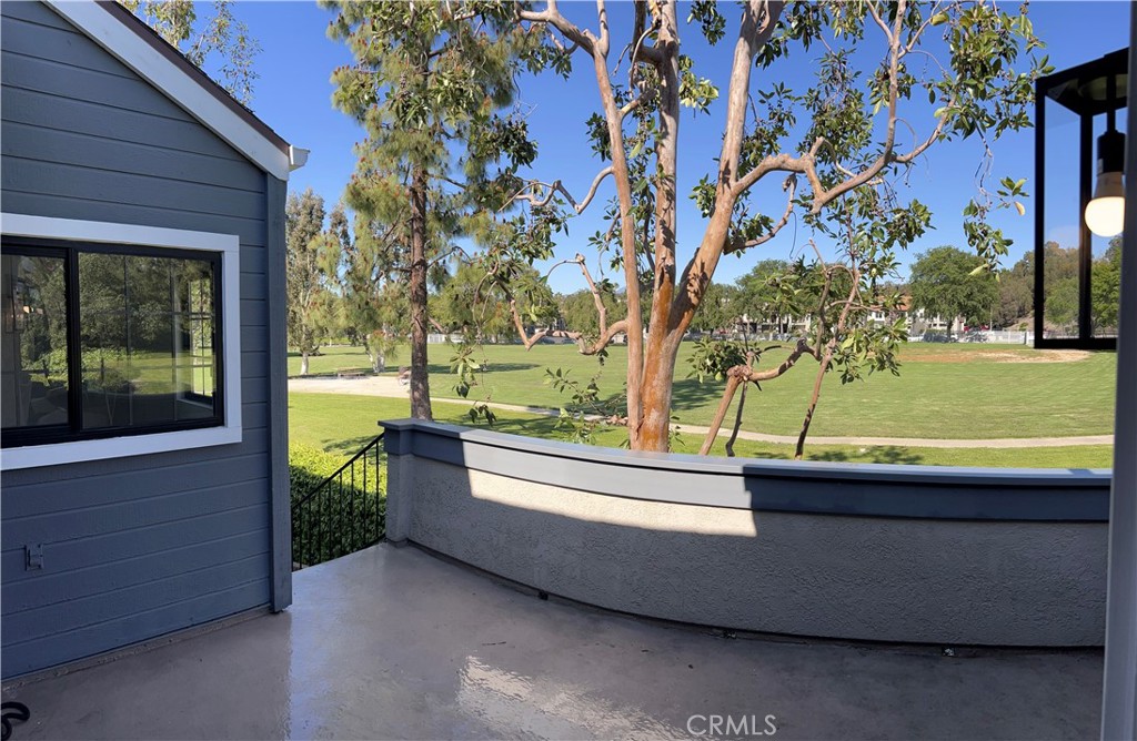 24389 Avenida De Los Ninos 54