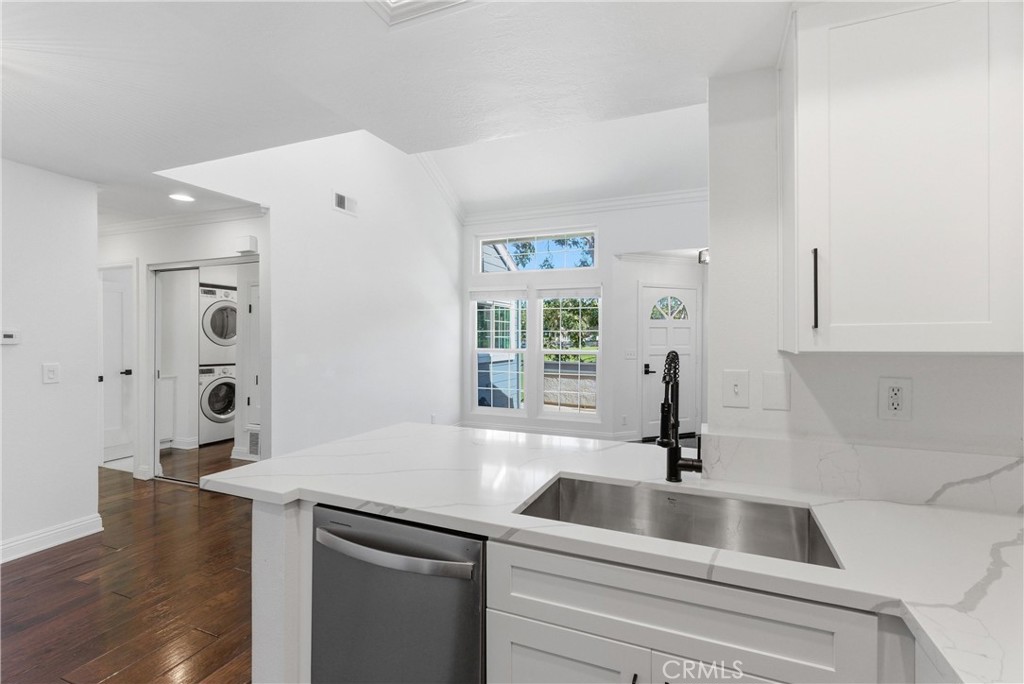 24389 Avenida De Los Ninos 54