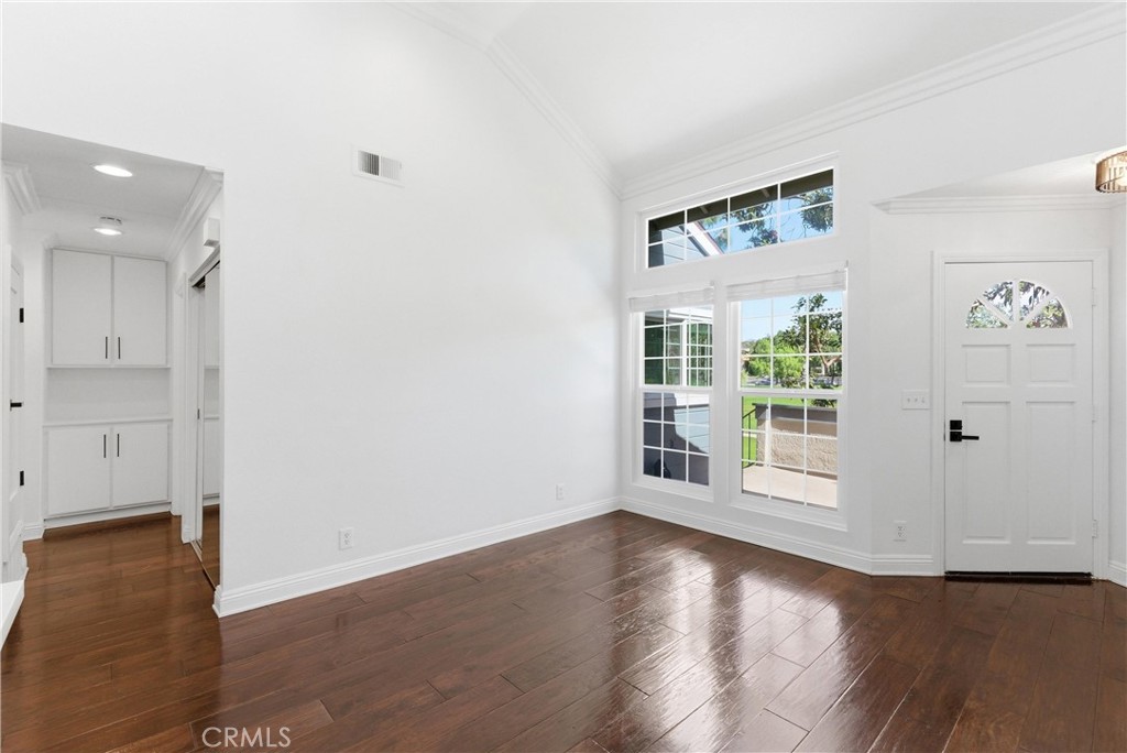 24389 Avenida De Los Ninos 54