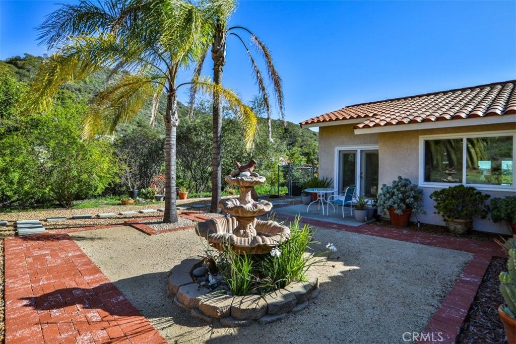 Photo of 45251 La Cruz Drive, Temecula, CA 92590 (MLS # IG25254508)