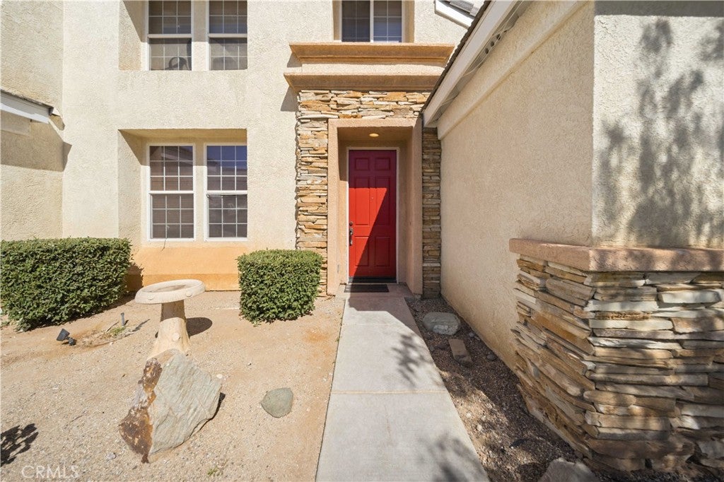 40949 Knoll Drive