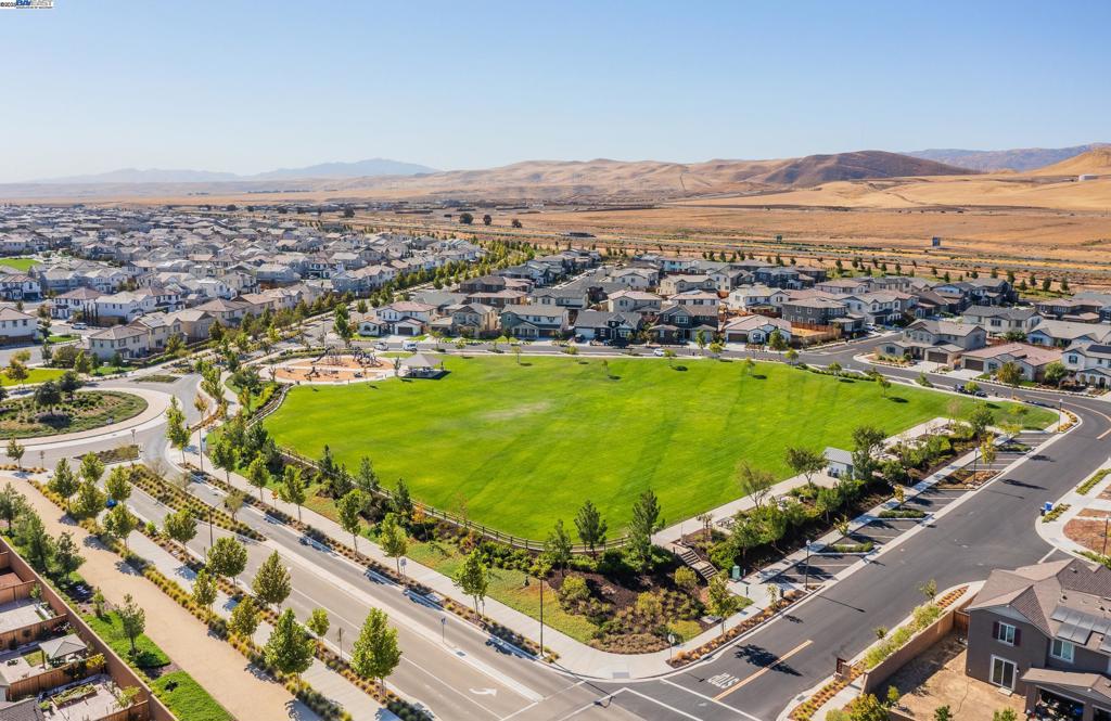 CENTRAL TRACY - Residential