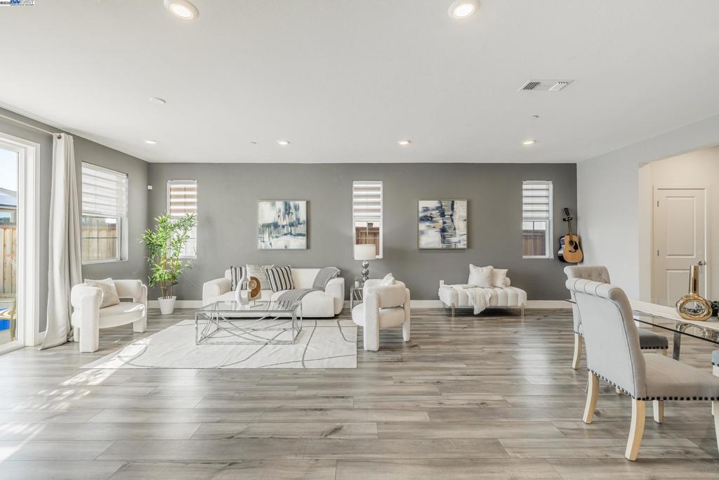CENTRAL TRACY - Residential